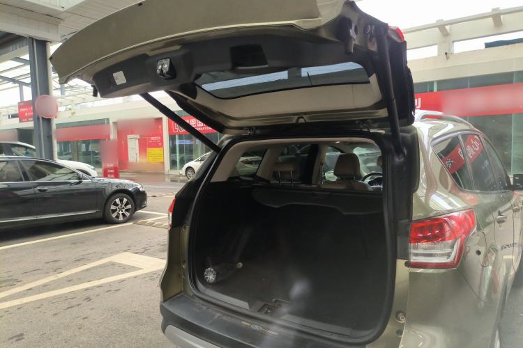 Used Ford Kuga 2013 2.0L GTDi Four-Wheel Drive Premium Model Trunk