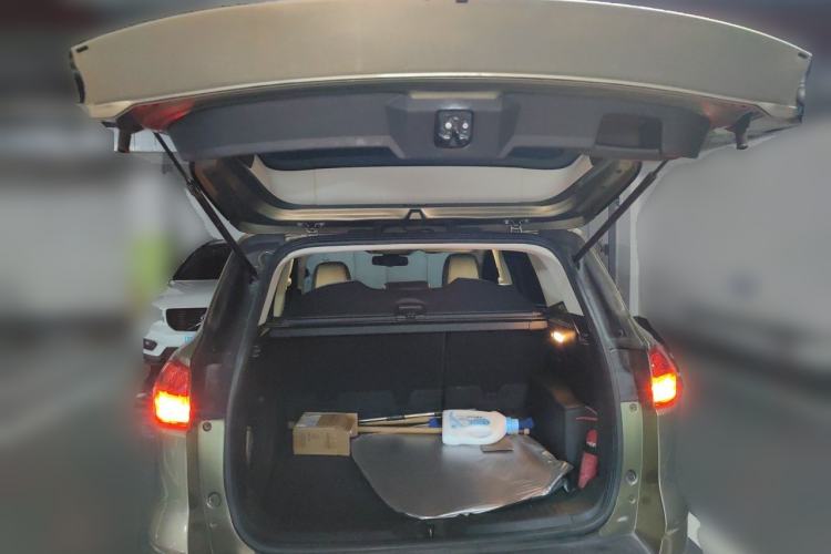 Used Ford Kuga 2013 1.6L GTDi Two-Wheel-Drive Trend Model Trunk