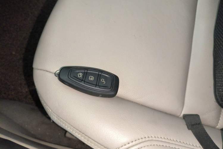 Used Ford Kuga 2013 2.0L GTDi Four-Wheel Drive Premium Model Vehicle Key