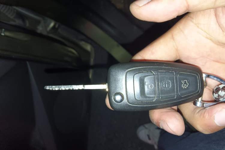 Used Ford Kuga 2013 1.6L GTDi Two-Wheel-Drive Trend Model Vehicle Key