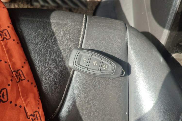 Used Ford Kuga 2013 2.0L GTDi Four-Wheel-Drive Sport Model Vehicle Key
