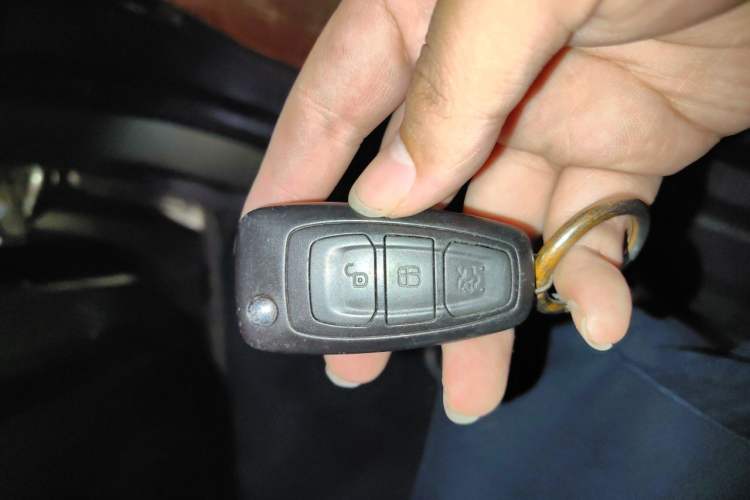 Used Ford Kuga 2013 1.6L GTDi Two-Wheel-Drive Trend Model Vehicle Key