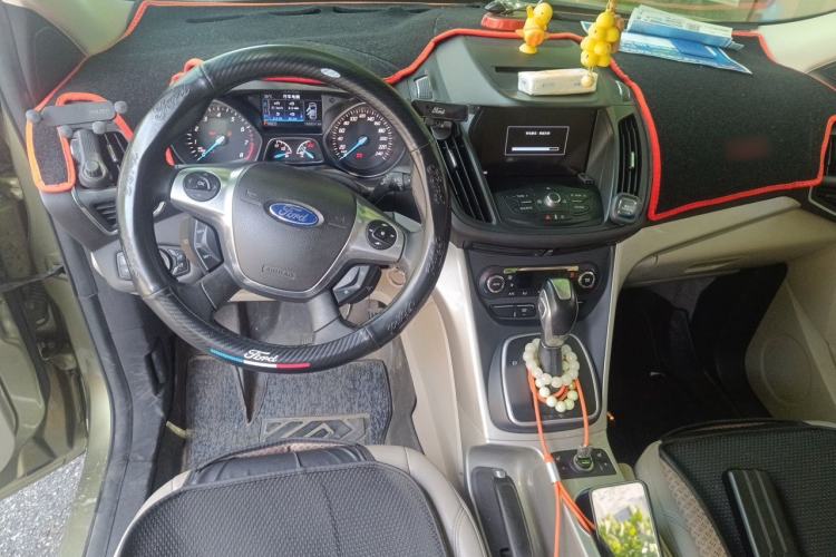 Used Ford Kuga 2013 2.0L GTDi Four-Wheel-Drive Elite Model Center Console