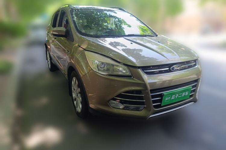 Used Ford Kuga 2013 2.0L GTDi Four-Wheel-Drive Elite Model Front Right 45 Deg