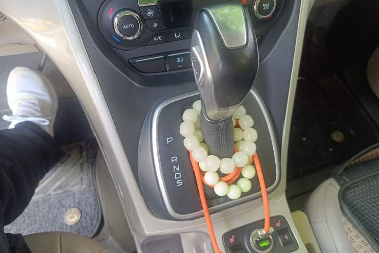 Used Ford Kuga 2013 2.0L GTDi Four-Wheel-Drive Elite Model Gear Lever