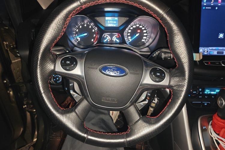 Used Ford Kuga 2013 1.6L GTDi Two-Wheel-Drive Trend Model Steering Wheel
