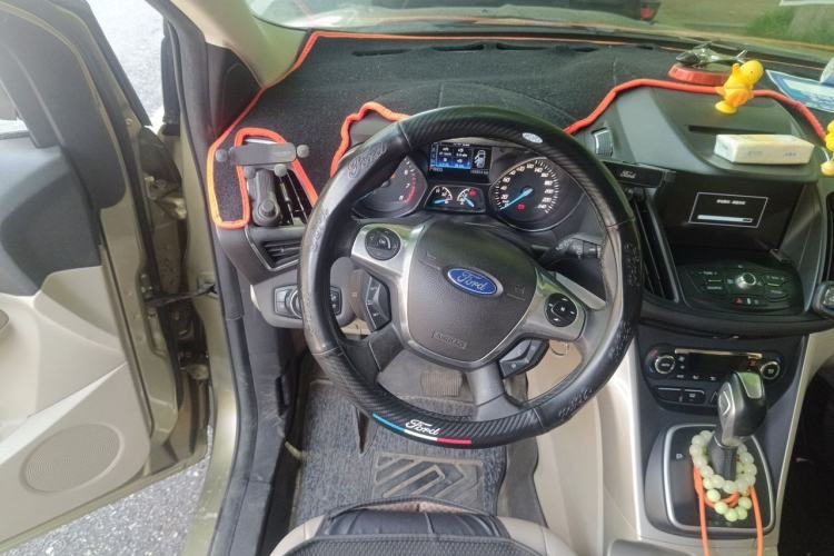 Used Ford Kuga 2013 2.0L GTDi Four-Wheel-Drive Elite Model Steering Wheel
