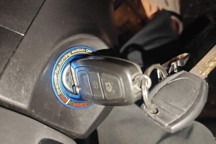 Used Ford Kuga 2013 1.6L GTDi Two-Wheel-Drive Trend Model Vehicle Key