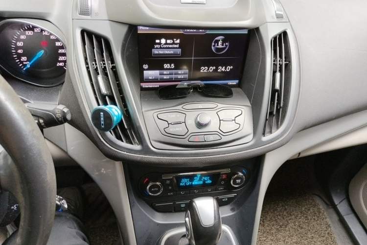 Used Ford Kuga 2013 1.6L GTDi 4x4 Elite Model Audio And AC Panel