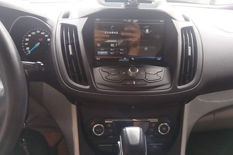 Used Ford Kuga 2013 1.6L GTDi 4x4 Elite Model Audio And AC Panel