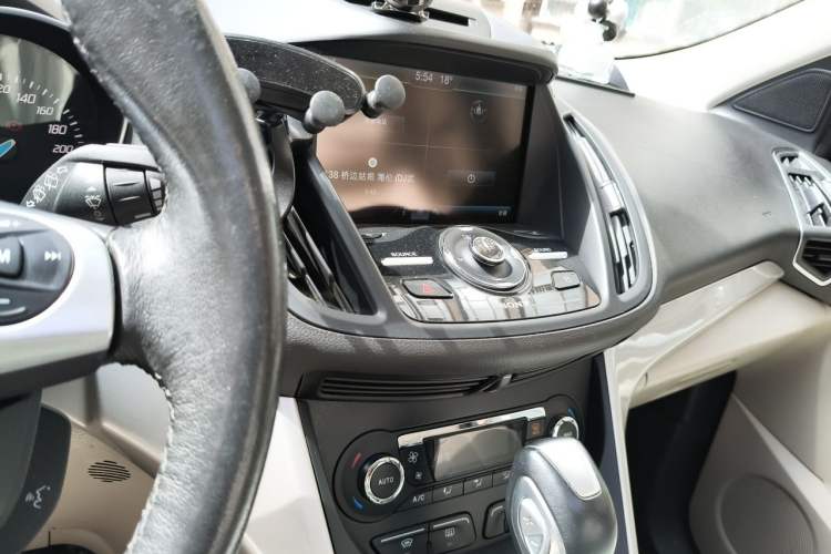 Used Ford Kuga 2013 2.0L GTDi Four-Wheel Drive Premium Model Audio And AC Panel