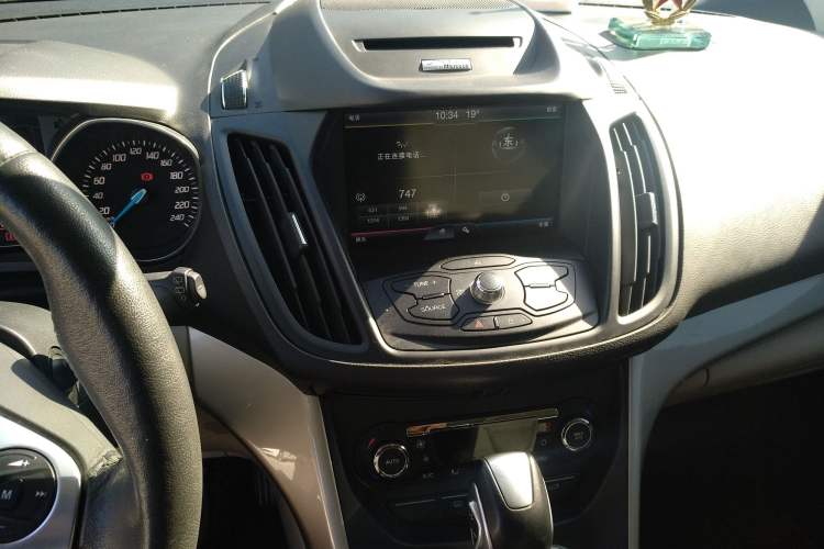 Used Ford Kuga 2013 2.0L GTDi Four-Wheel-Drive Elite Model Audio And AC Panel