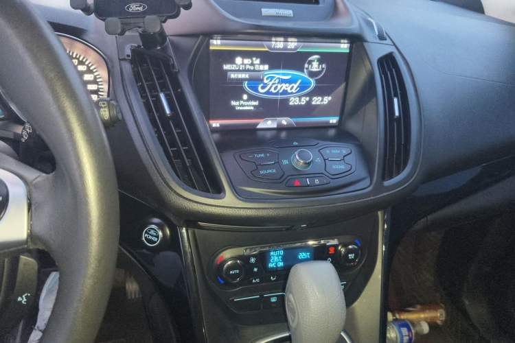 Used Ford Kuga 2013 2.0L GTDi Four-Wheel-Drive Sport Model Audio And AC Panel