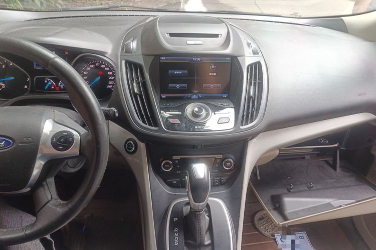 Used Ford Kuga 2013 2.0L GTDi Four-Wheel Drive Premium Model Audio And AC Panel