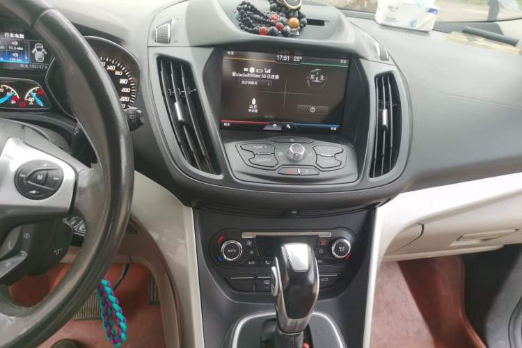 Used Ford Kuga 2013 2.0L GTDi Four-Wheel-Drive Elite Model Audio And AC Panel