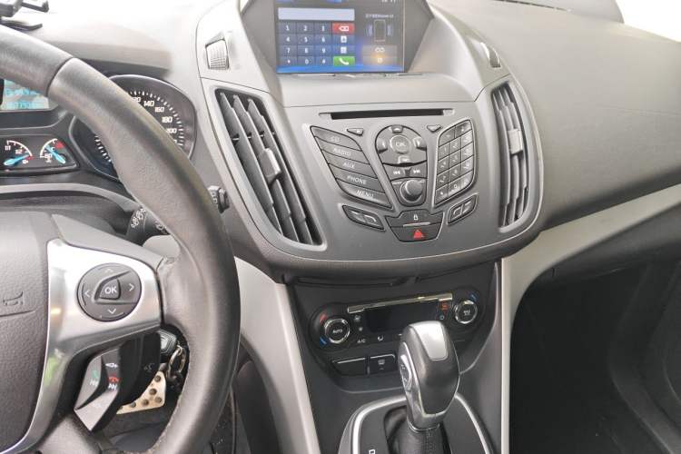 Used Ford Kuga 2013 1.6L GTDi Two-Wheel-Drive Trend Model Audio And AC Panel