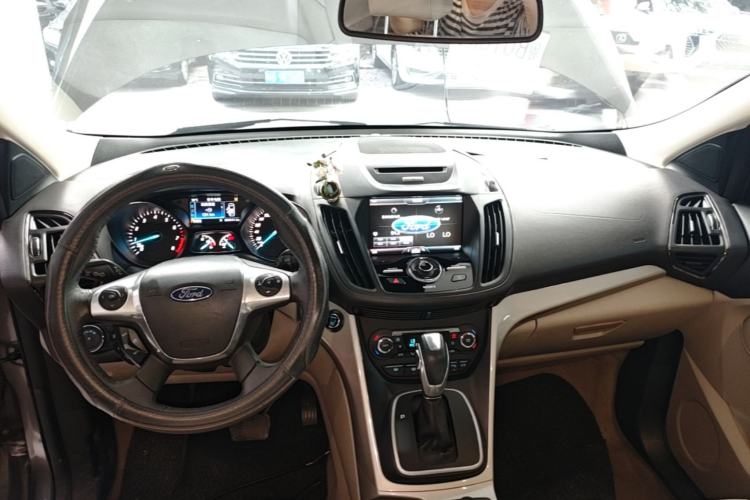 Used Ford Kuga 2013 2.0L GTDi Four-Wheel Drive Premium Model Center Console