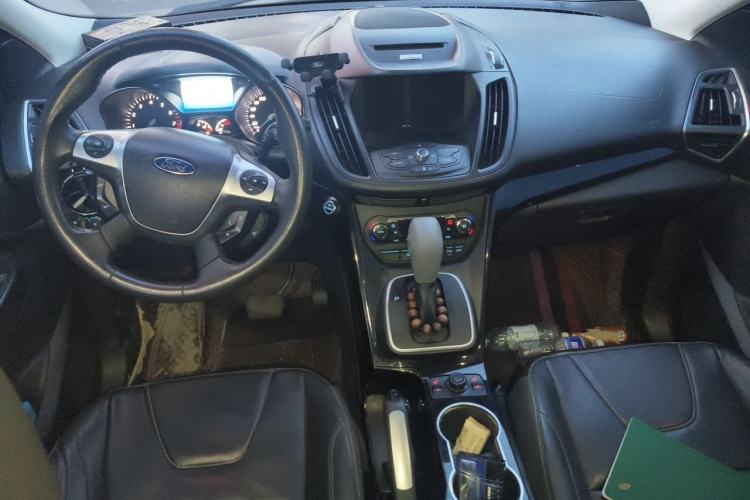 Used Ford Kuga 2013 2.0L GTDi Four-Wheel-Drive Sport Model Center Console