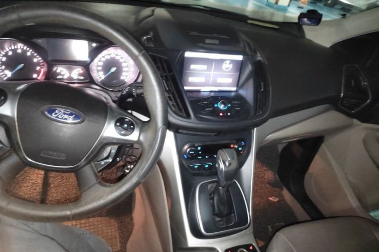 Used Ford Kuga 2013 2.0L GTDi Four-Wheel-Drive Elite Model Center Console