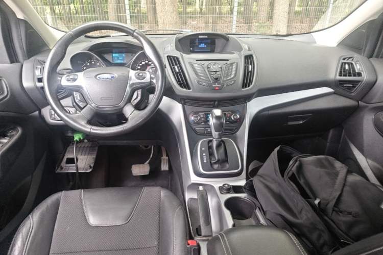 Used Ford Kuga 2013 1.6L GTDi Two-Wheel-Drive Trend Model Center Console