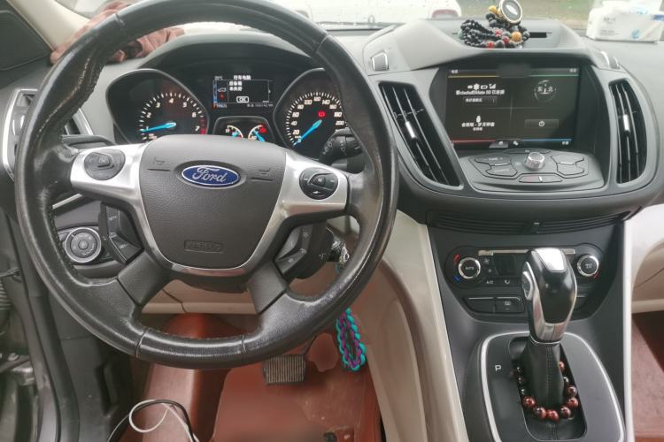 Used Ford Kuga 2013 2.0L GTDi Four-Wheel-Drive Elite Model Center Console