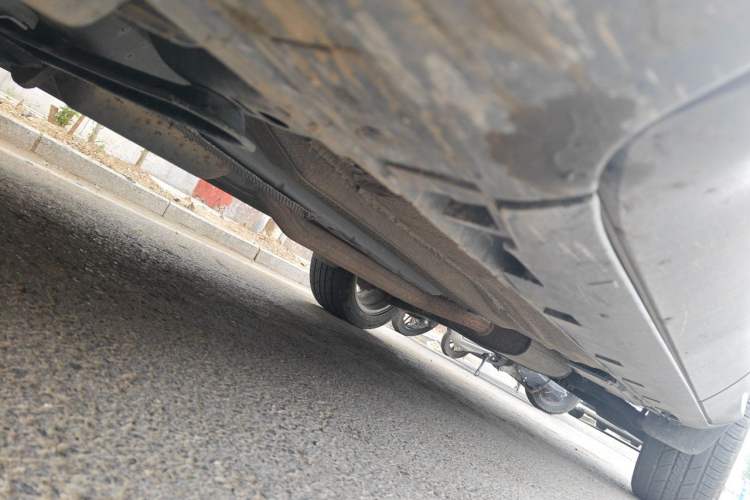 Used Ford Kuga 2013 1.6L GTDi Two-Wheel-Drive Trend Model Chassis Front Left
