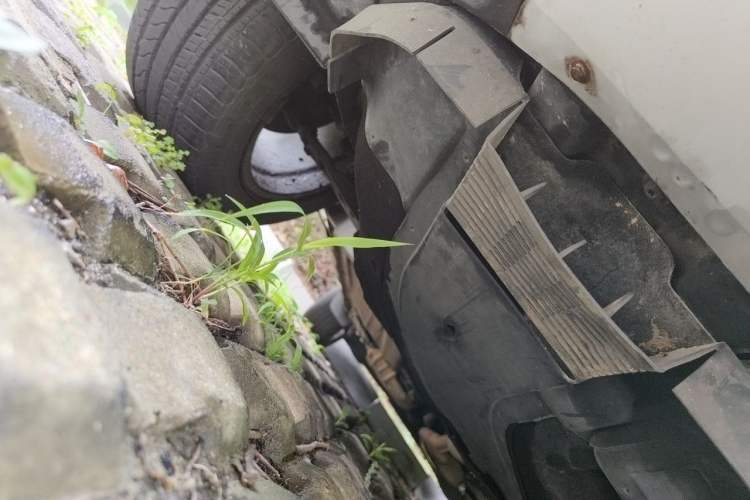 Used Ford Kuga 2013 1.6L GTDi 4x4 Elite Model Chassis Front Right