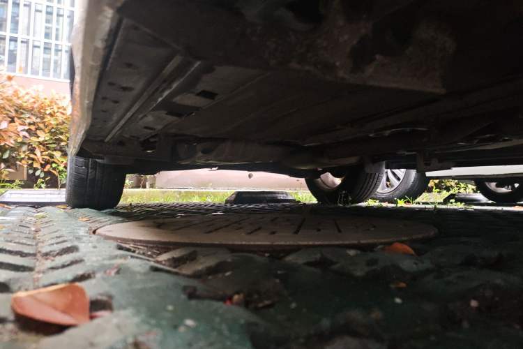 Used Ford Kuga 2013 2.0L GTDi Four-Wheel-Drive Elite Model Chassis Front Right
