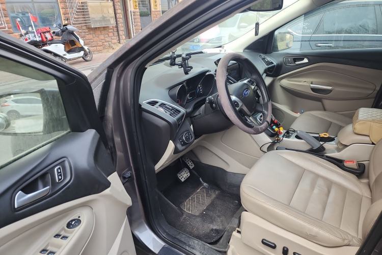 Used Ford Kuga 2013 2.0L GTDi Four-Wheel-Drive Sport Model Driver Seat