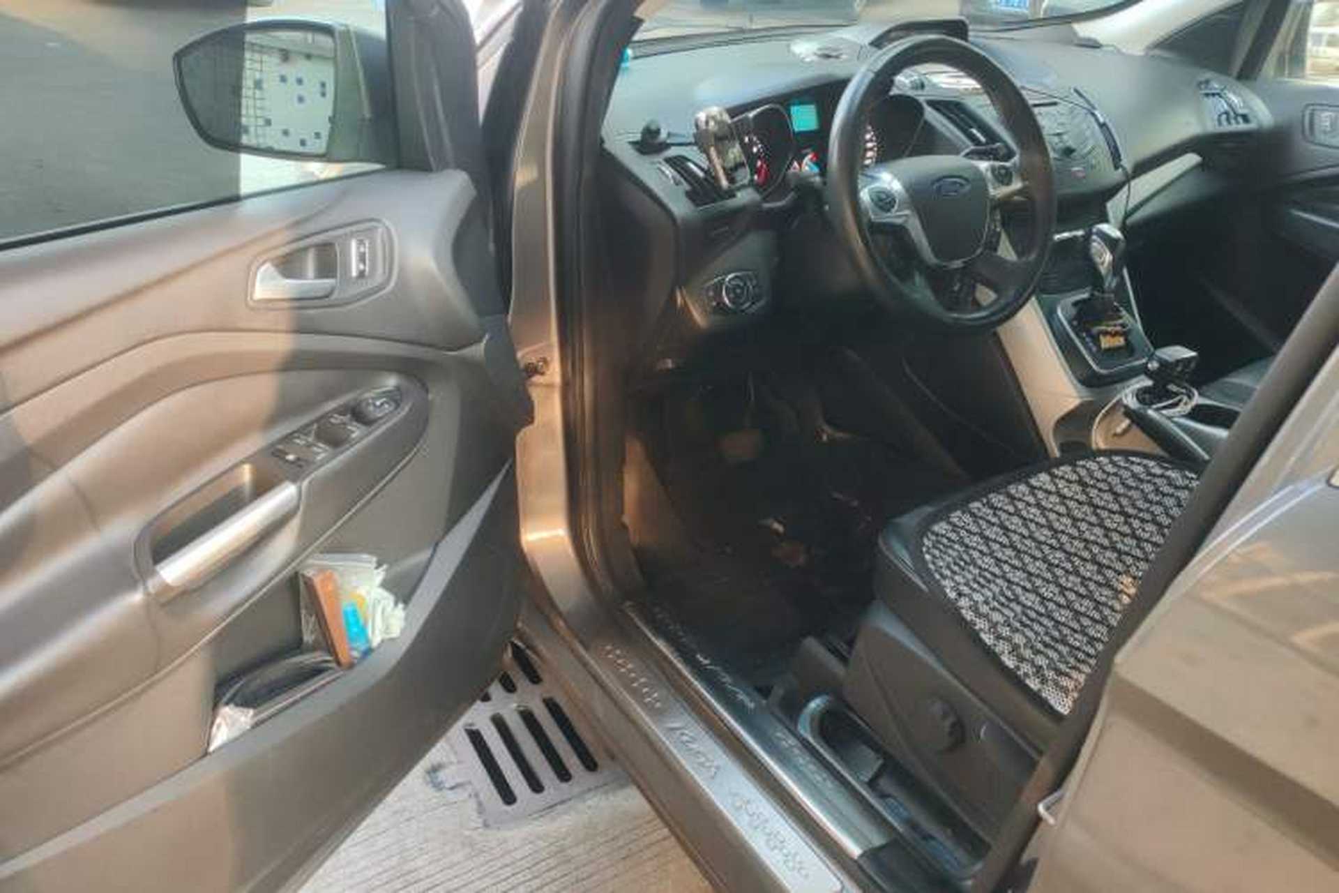 Used Ford Kuga 2013 1.6L GTDi Two-Wheel-Drive Trend Model Driver Seat