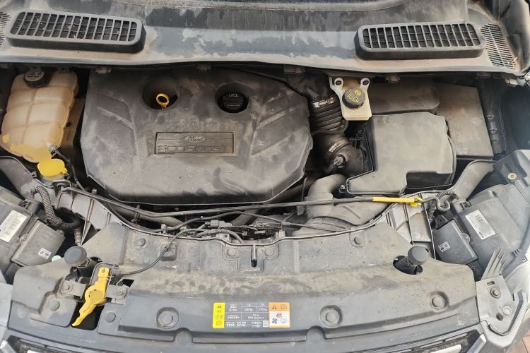 Used Ford Kuga 2013 2.0L GTDi Four-Wheel-Drive Sport Model Engine Bay