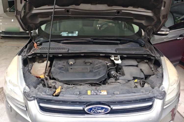 Used Ford Kuga 2013 2.0L GTDi Four-Wheel Drive Premium Model Engine Bay