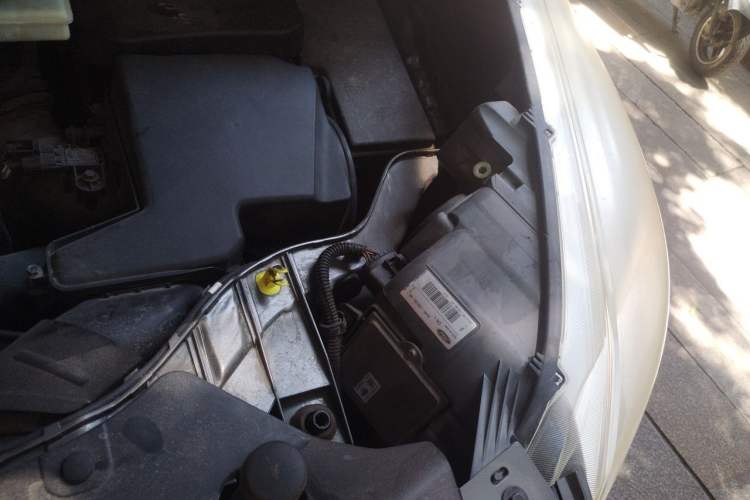 Used Ford Kuga 2013 2.0L GTDi Four-Wheel Drive Premium Model Engine Bay Left