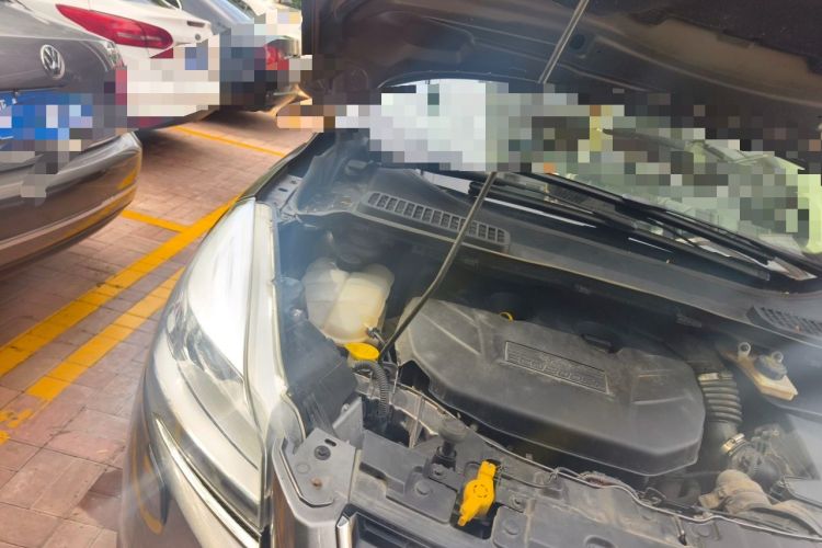 Used Ford Kuga 2013 2.0L GTDi Four-Wheel Drive Premium Model Engine Bay Right