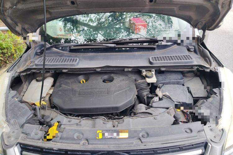 Used Ford Kuga 2013 2.0L GTDi Four-Wheel-Drive Elite Model Engine Bay
