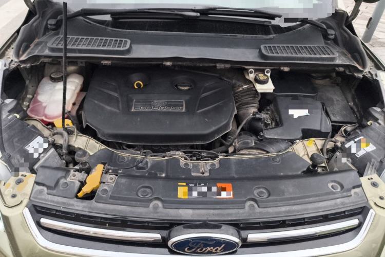 Used Ford Kuga 2013 2.0L GTDi Four-Wheel-Drive Sport Model Engine Bay