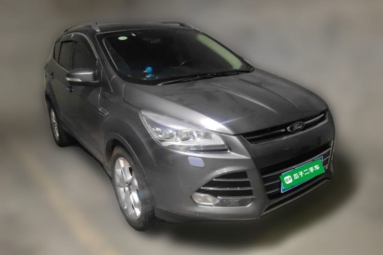 Used Ford Kuga 2013 2.0L GTDi Four-Wheel-Drive Sport Model Front Right 45 Deg
