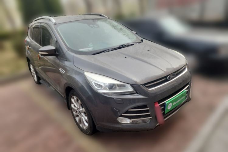 Used Ford Kuga 2013 2.0L GTDi Four-Wheel-Drive Sport Model Front Right 45 Deg