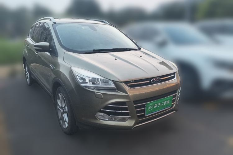 Used Ford Kuga 2013 2.0L GTDi Four-Wheel-Drive Sport Model Front Right 45 Deg