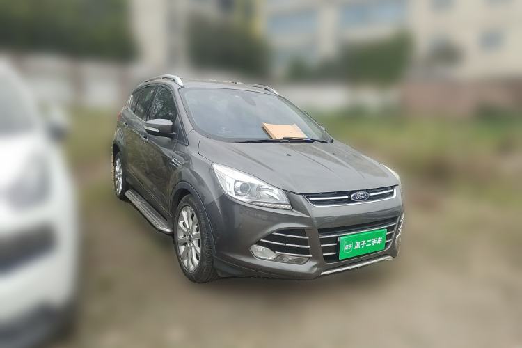 Used Ford Kuga 2013 1.6L GTDi Two-Wheel-Drive Trend Model Front Right 45 Deg