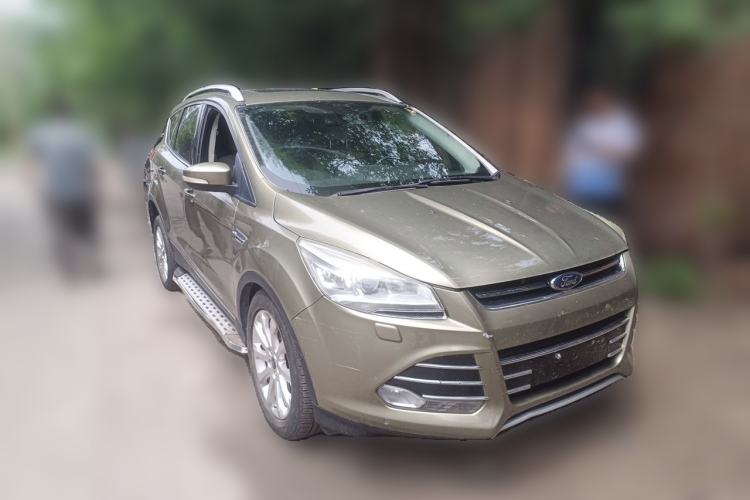 Used Ford Kuga 2013 2.0L GTDi Four-Wheel Drive Premium Model Front Right 45 Deg