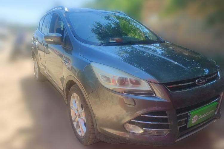 Used Ford Kuga 2013 2.0L GTDi Four-Wheel-Drive Sport Model Front Right 45 Deg