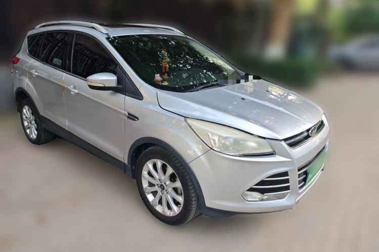 Used Ford Kuga 2013 1.6L GTDi Two-Wheel-Drive Trend Model Front Right 45 Deg