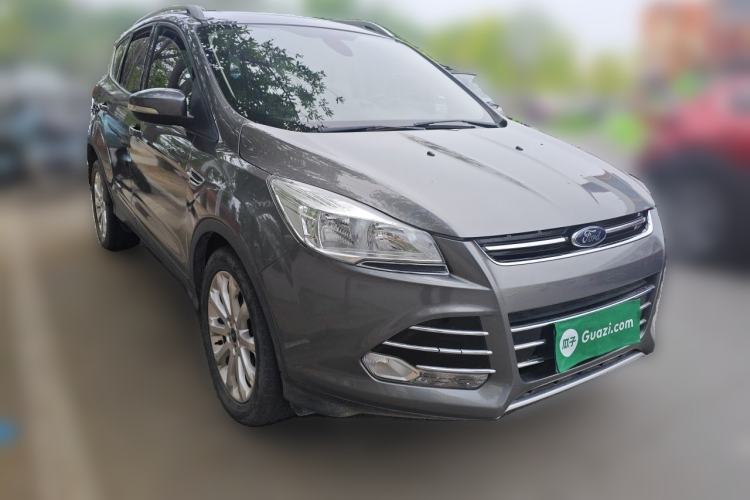 Used Ford Kuga 2013 1.6L GTDi Two-Wheel-Drive Trend Model Front Right 45 Deg