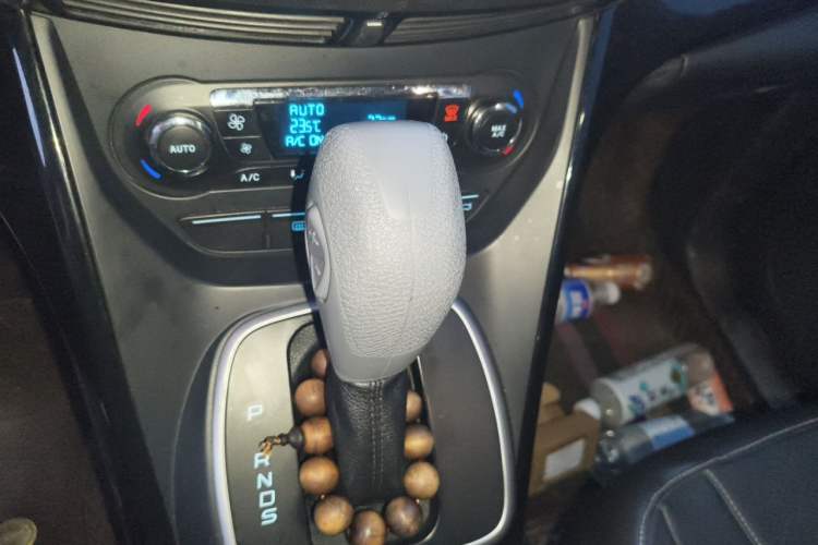 Used Ford Kuga 2013 2.0L GTDi Four-Wheel-Drive Sport Model Gear Lever