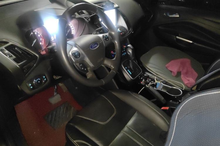 Used Ford Kuga 2013 2.0L GTDi Four-Wheel-Drive Sport Model Left Front Seat