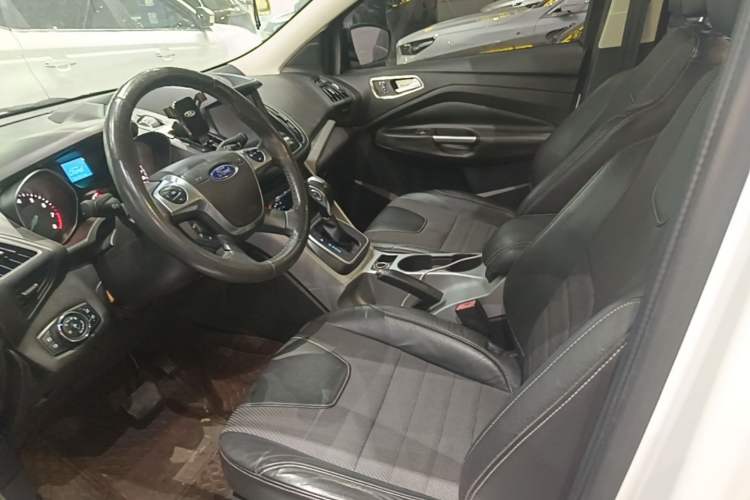 Used Ford Kuga 2013 1.6L GTDi Two-Wheel-Drive Trend Model Left Front Seat