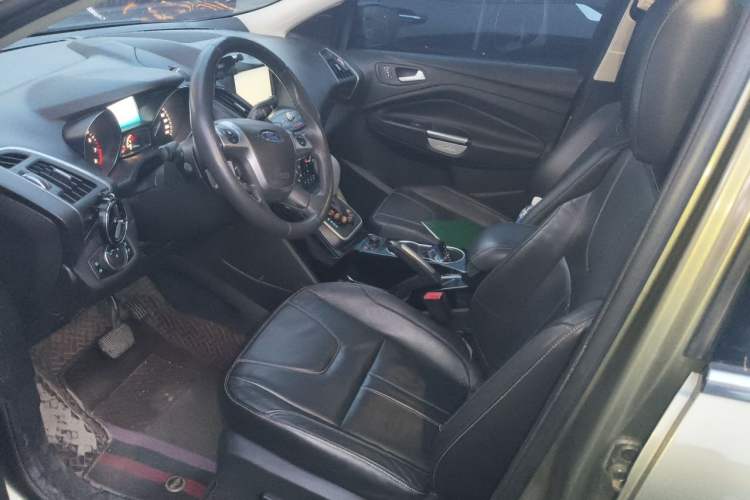 Used Ford Kuga 2013 2.0L GTDi Four-Wheel-Drive Sport Model Left Front Seat