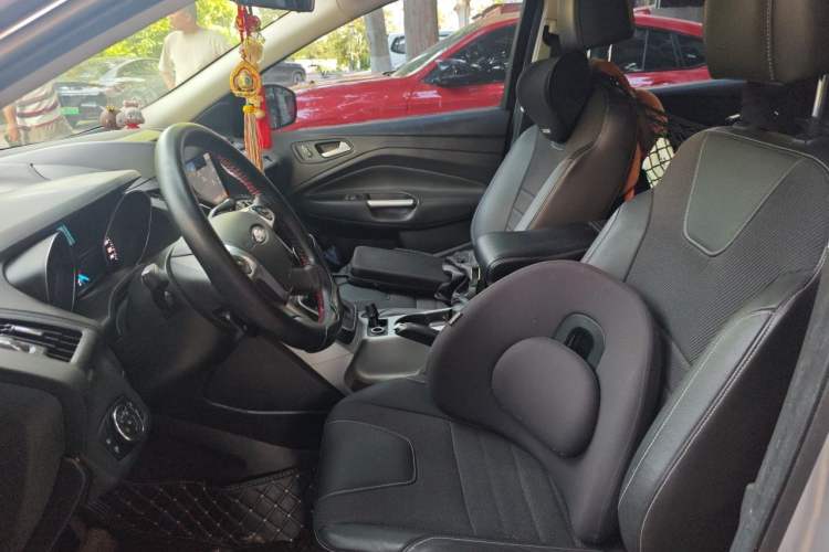 Used Ford Kuga 2013 1.6L GTDi Two-Wheel-Drive Trend Model Left Front Seat