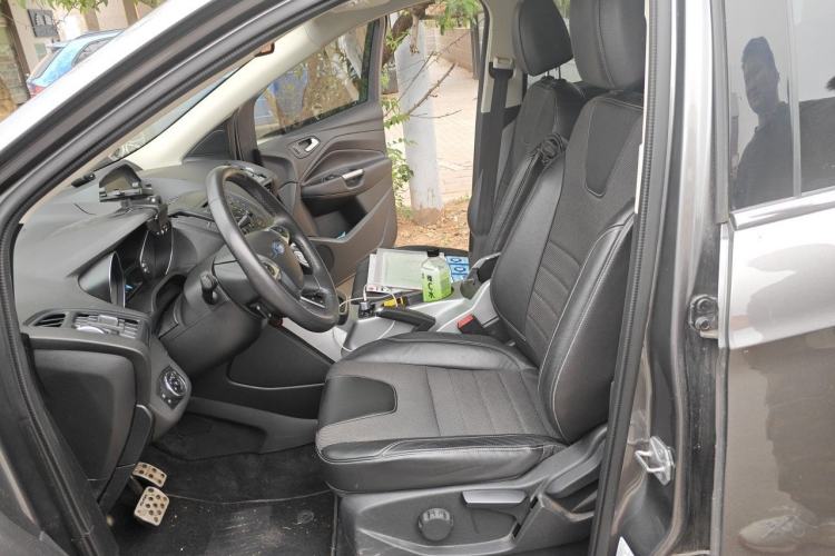Used Ford Kuga 2013 1.6L GTDi Two-Wheel-Drive Trend Model Left Front Seat